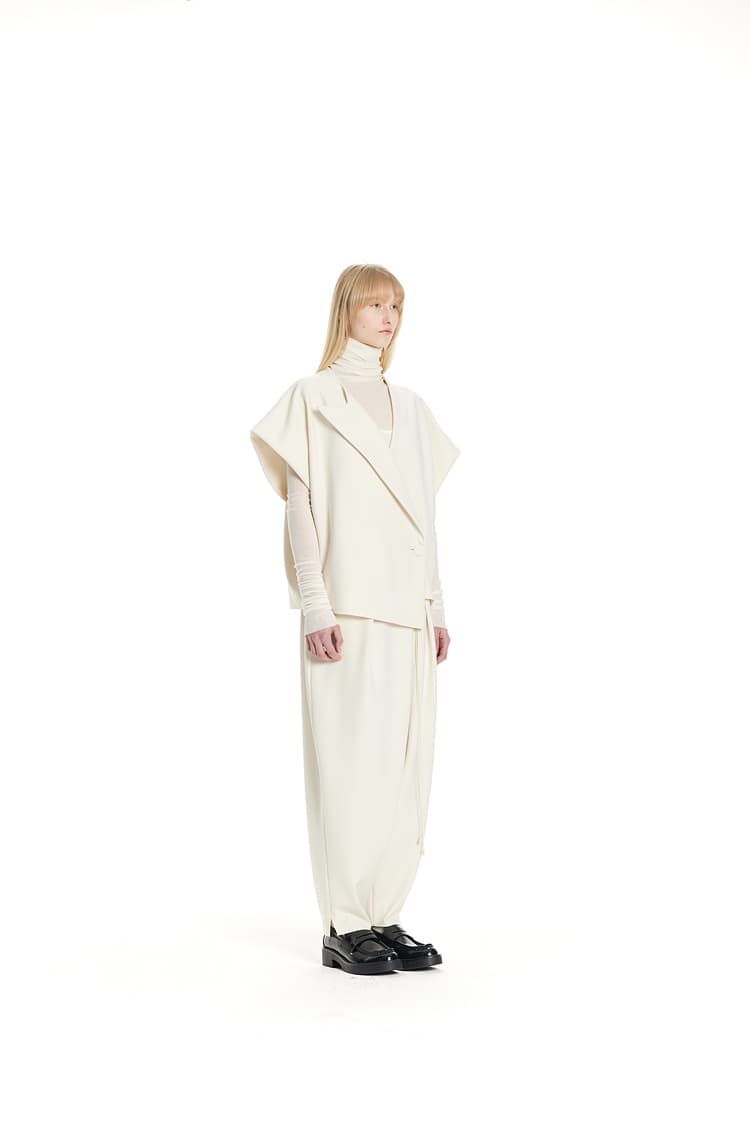 GDeL Less Line One-Collar Vest (Cream) — vue 8