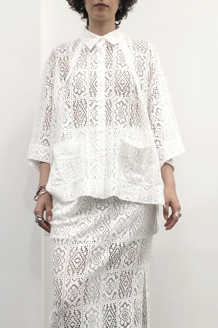 GDeL Square Pattern Lace Shirt (White) — vue 3