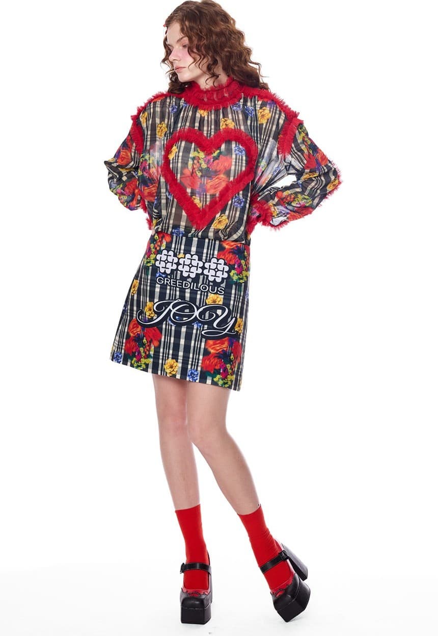 Joy Emblem Check Skirt — vue 3