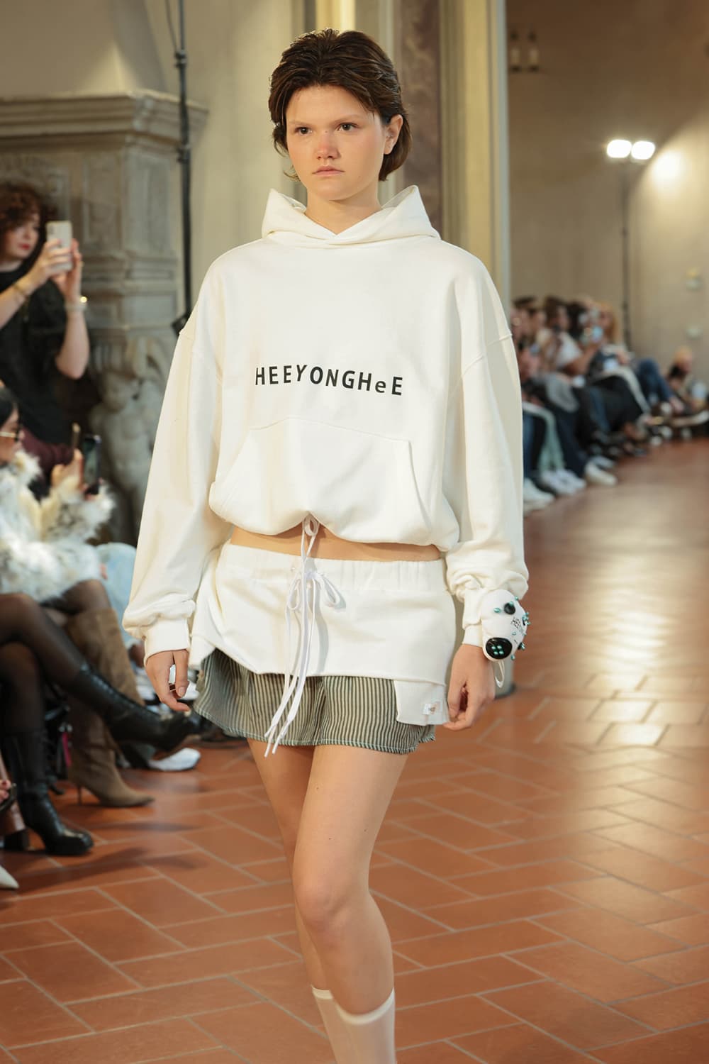 Ease Drawstring Hoodie — vue 14
