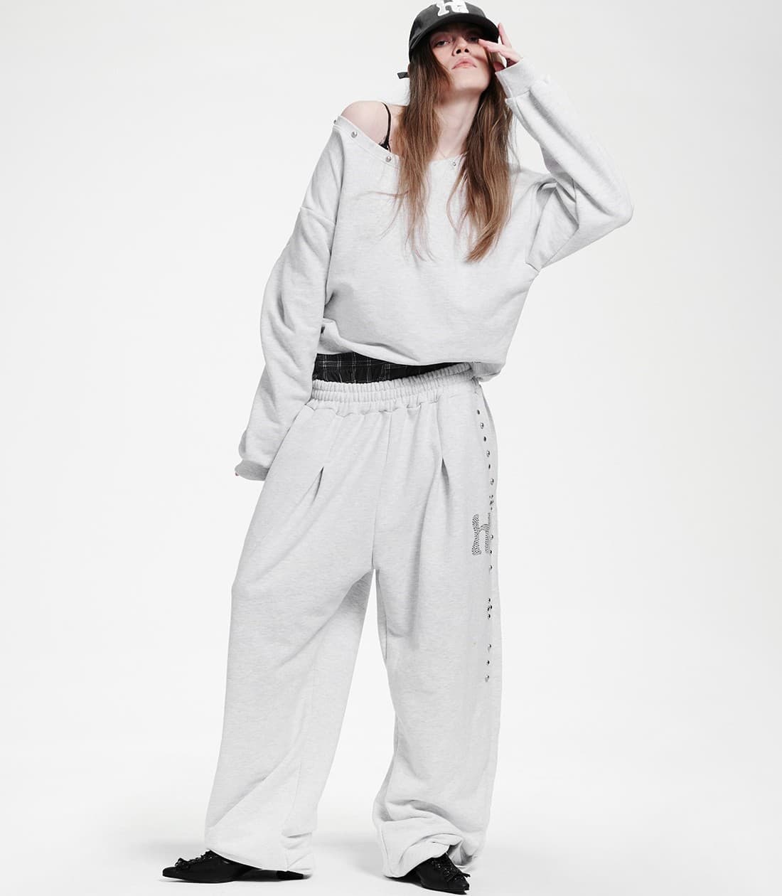 Holy Symbol Off-shoulder Sweatshirt_WHITE MELANGE — vue 6
