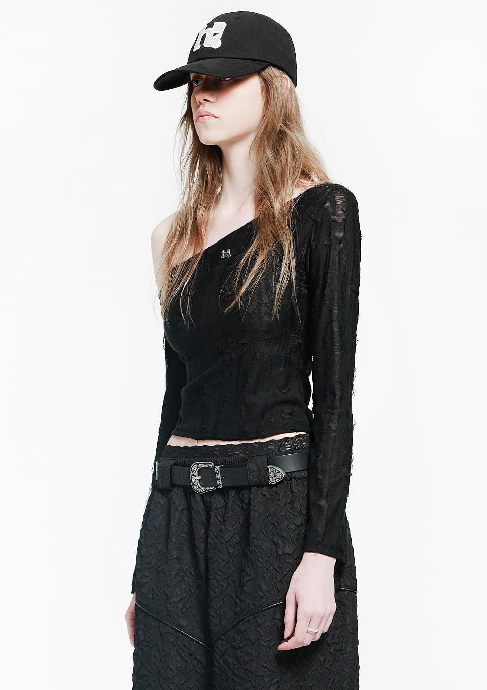 Holy Symbol Ripped Off-shoulder Top_BLACK — vue 1