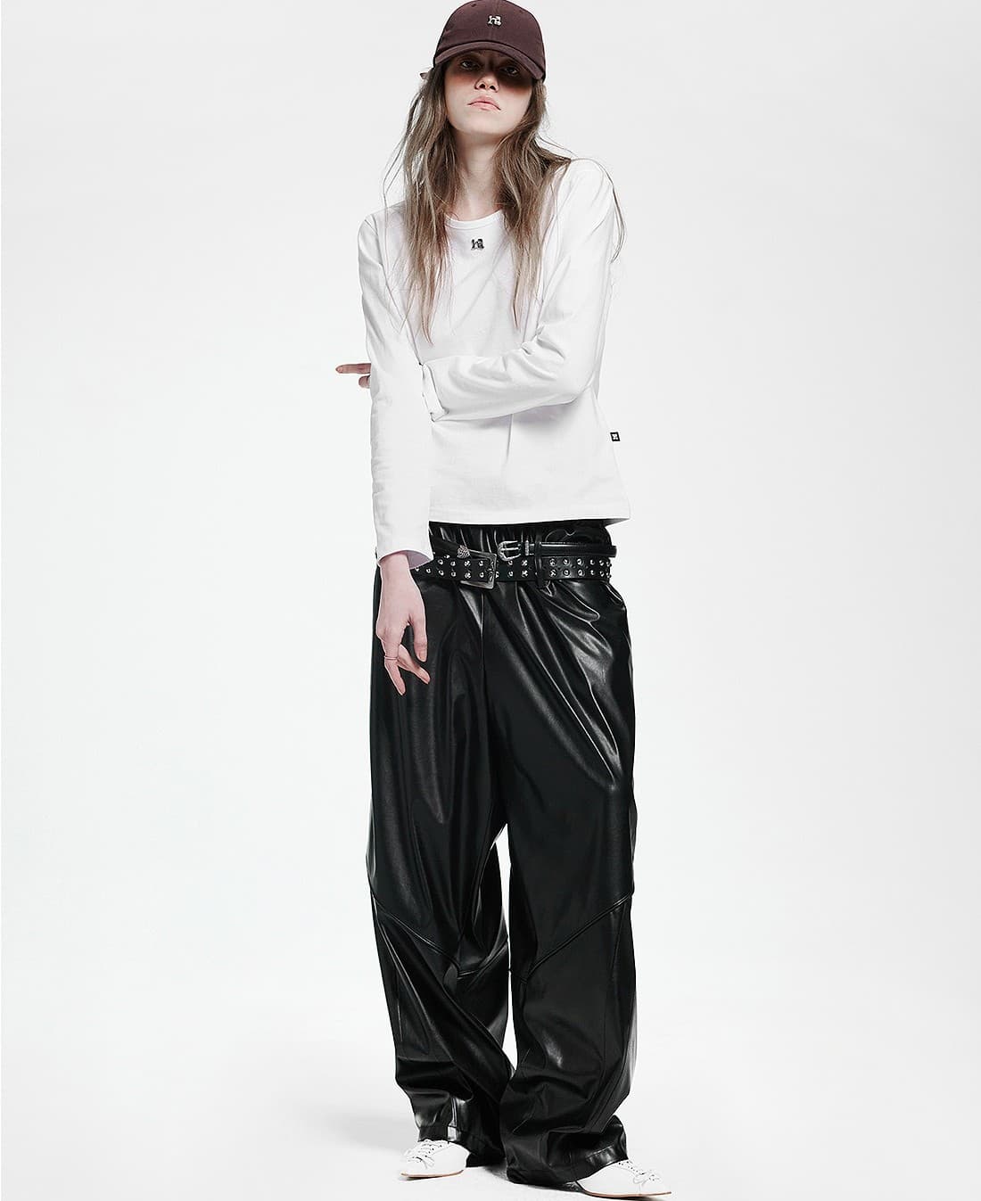 Point Symbol White Long Sleeve — vue 3