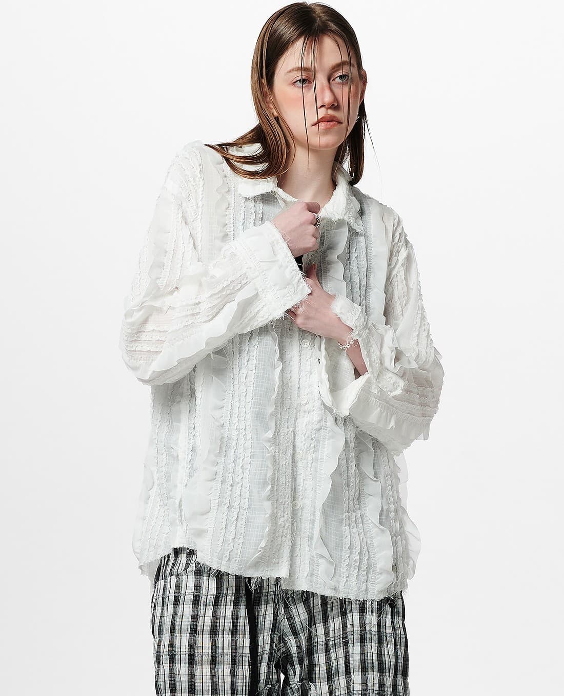 Raw Edge Detail Ruffle Shirt _ White — vue 2