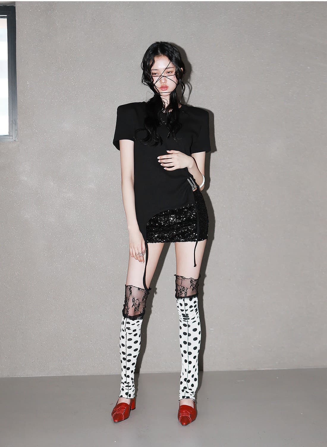 Shoulder-padded waffle T-shirt _ Black — vue 8