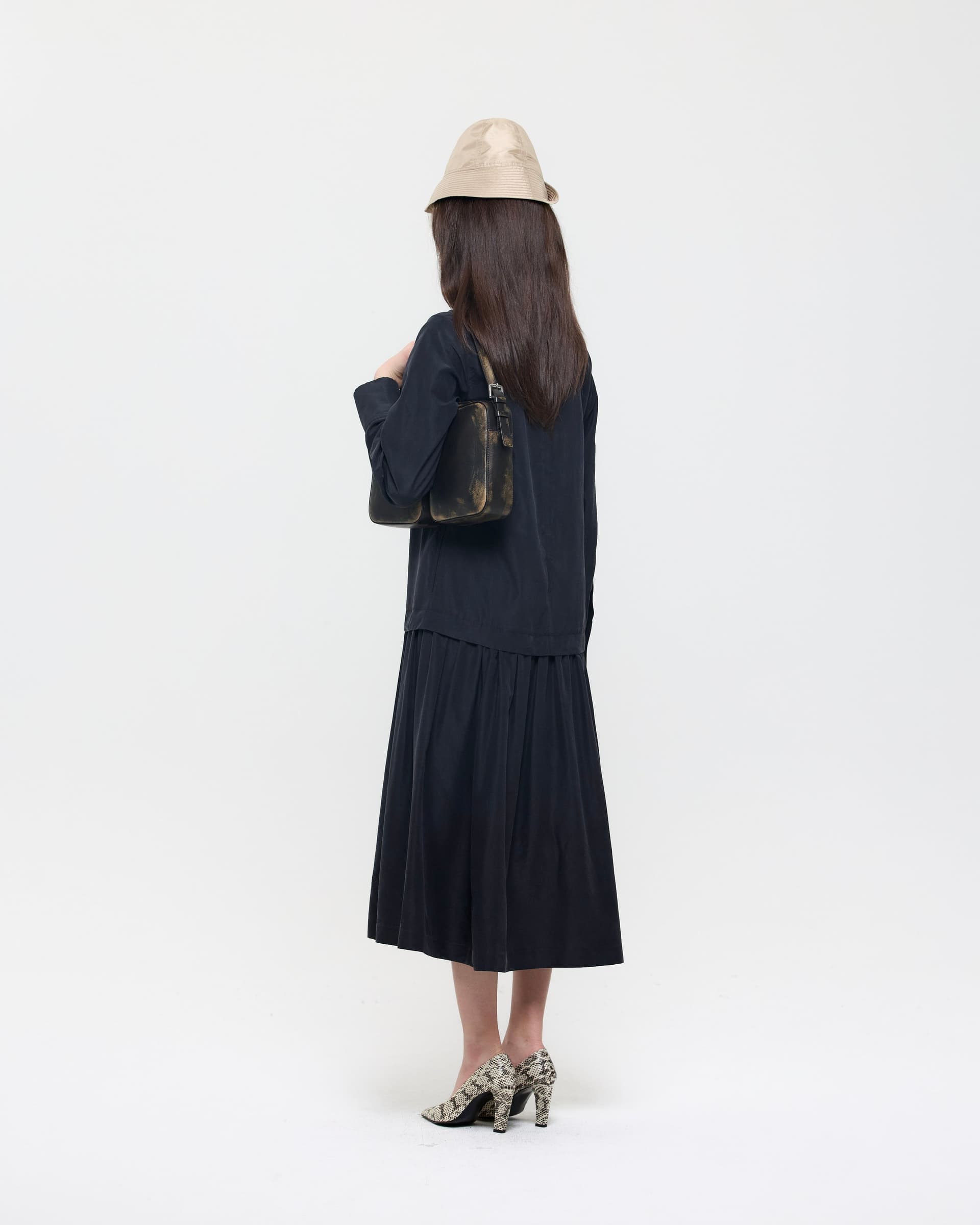 Black Silk Long High Neck Dress — vue 4