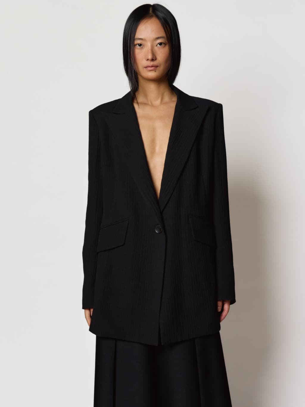 SJ Pleated SK Jacket - Black — vue 3