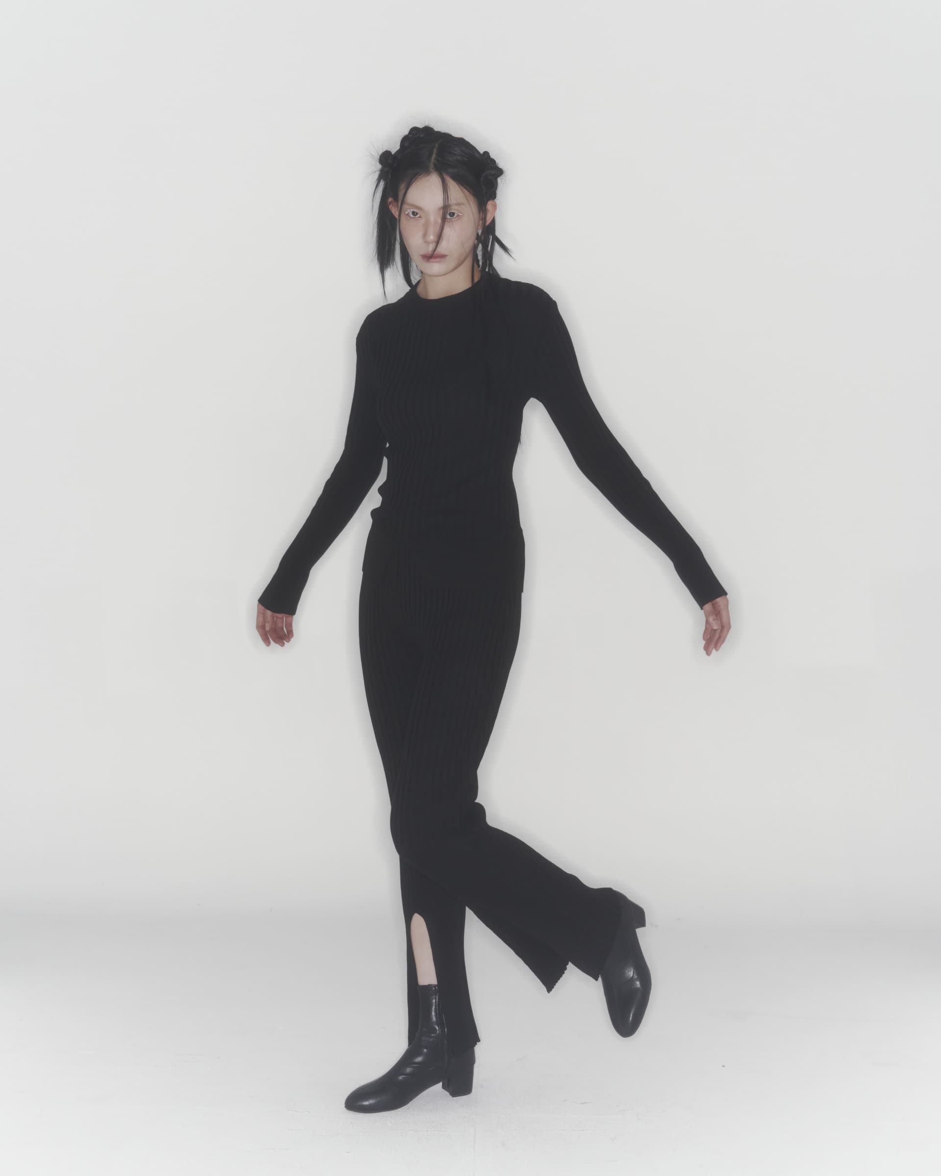 Ribbed Knit Sweater (Black) — vue 11