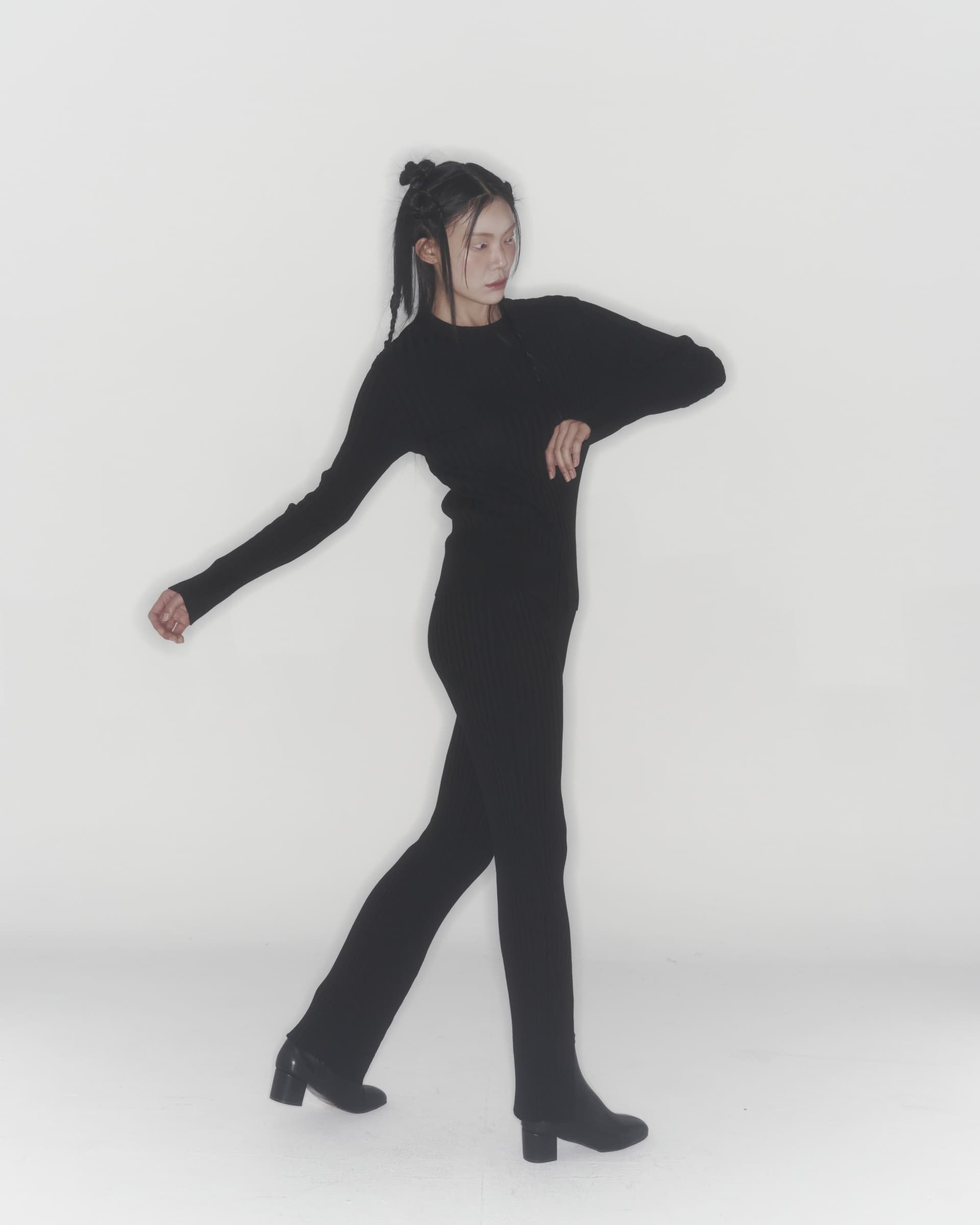 Ribbed Knit Sweater (Black) — vue 13
