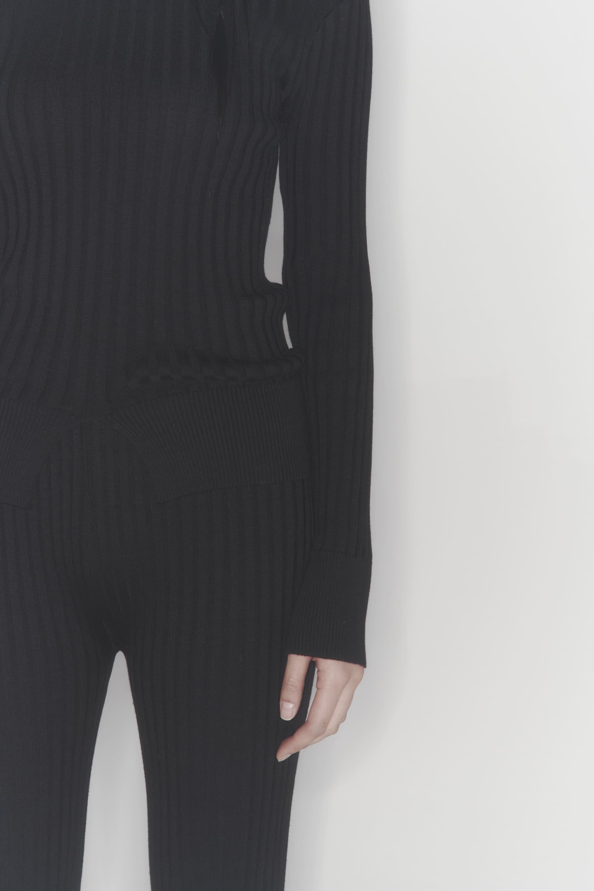Ribbed Knit Sweater (Black) — vue 20