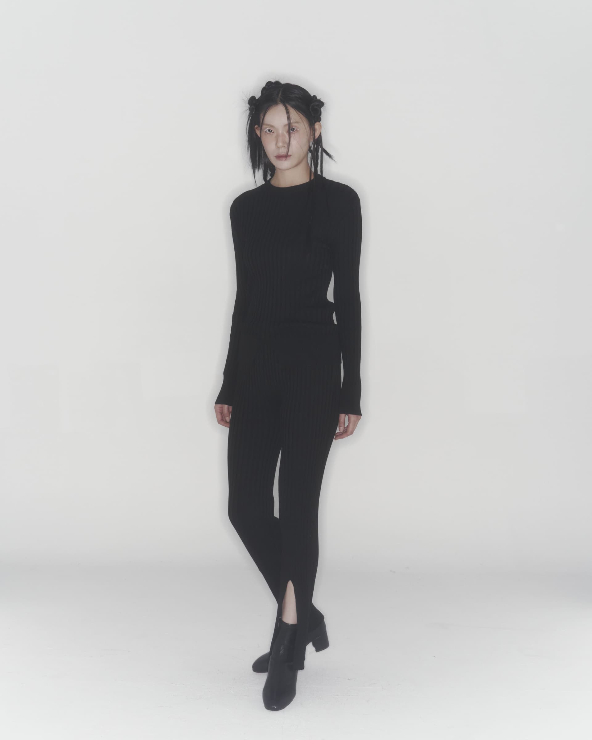 Ribbed Knit Sweater (Black) — vue 9