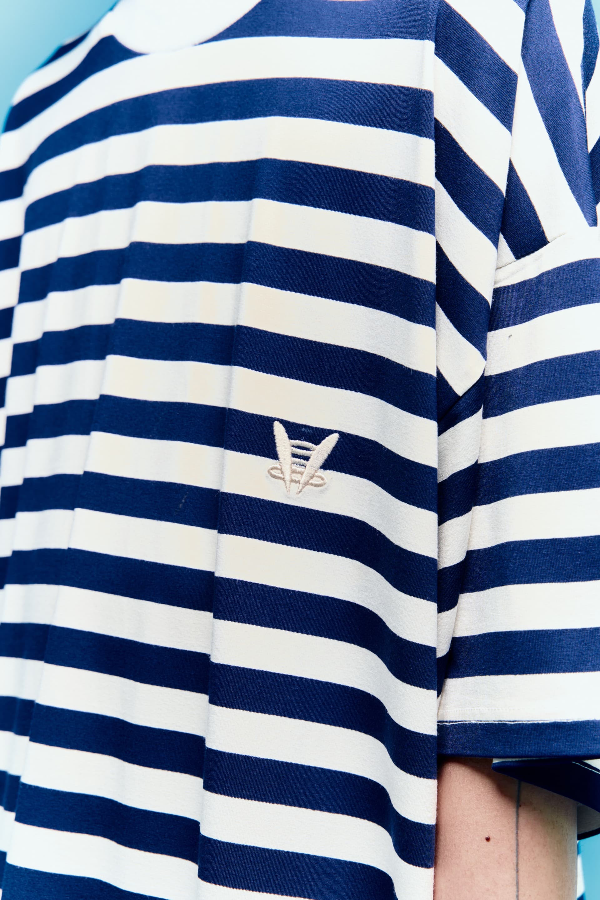 Stripe Logo T-Shirt — vue 16