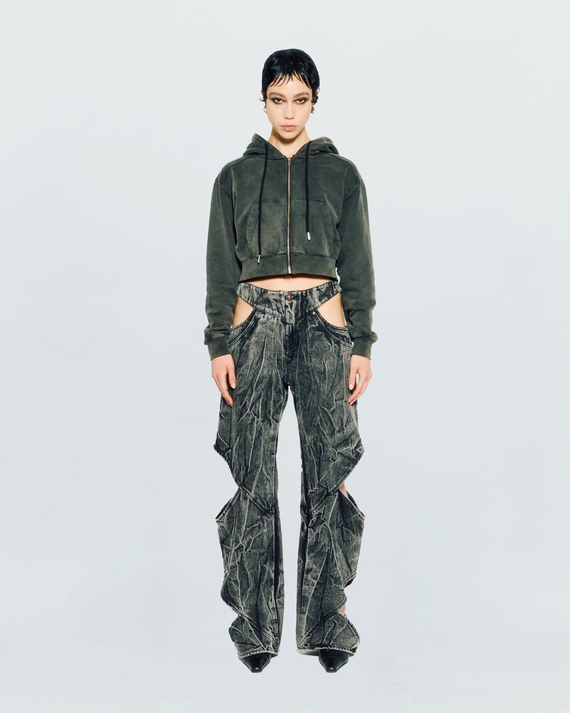 Cut-Out Denim Pants — vue 3