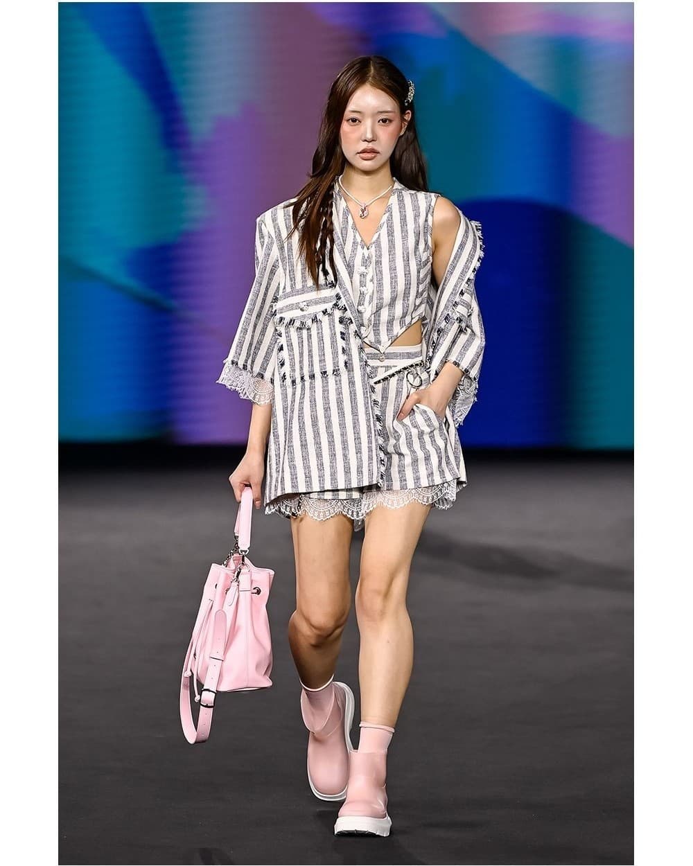 26SS Gray Striped Pattern Half Sleeve Jacket — vue 2