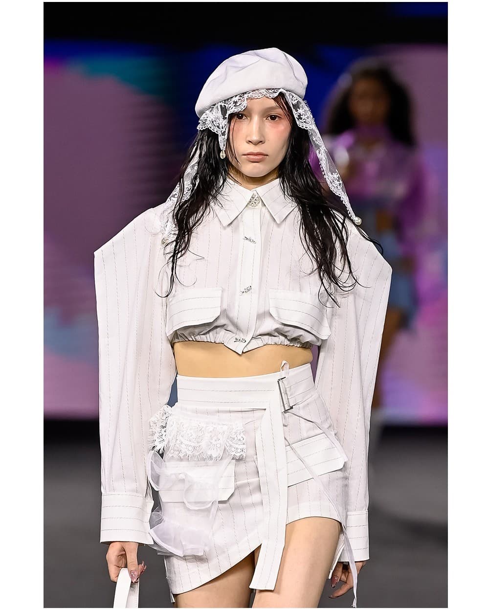26SS White Striped Point Shoulder Crop Pants — vue 8