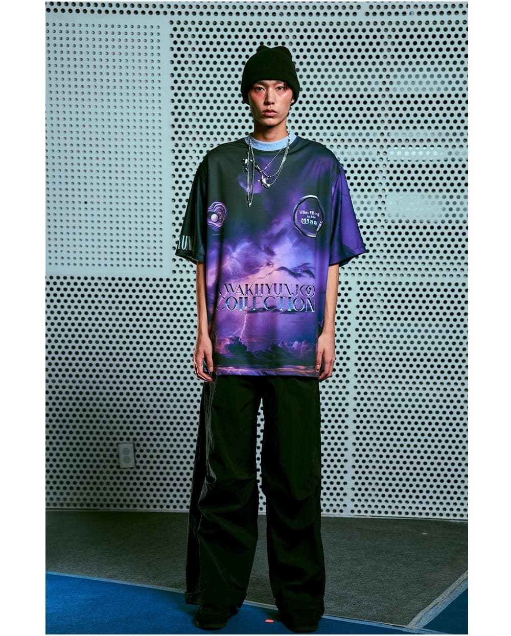 26SS Deep Purple Thunder Printing Lavender Neck Line T-Shirt — vue 3
