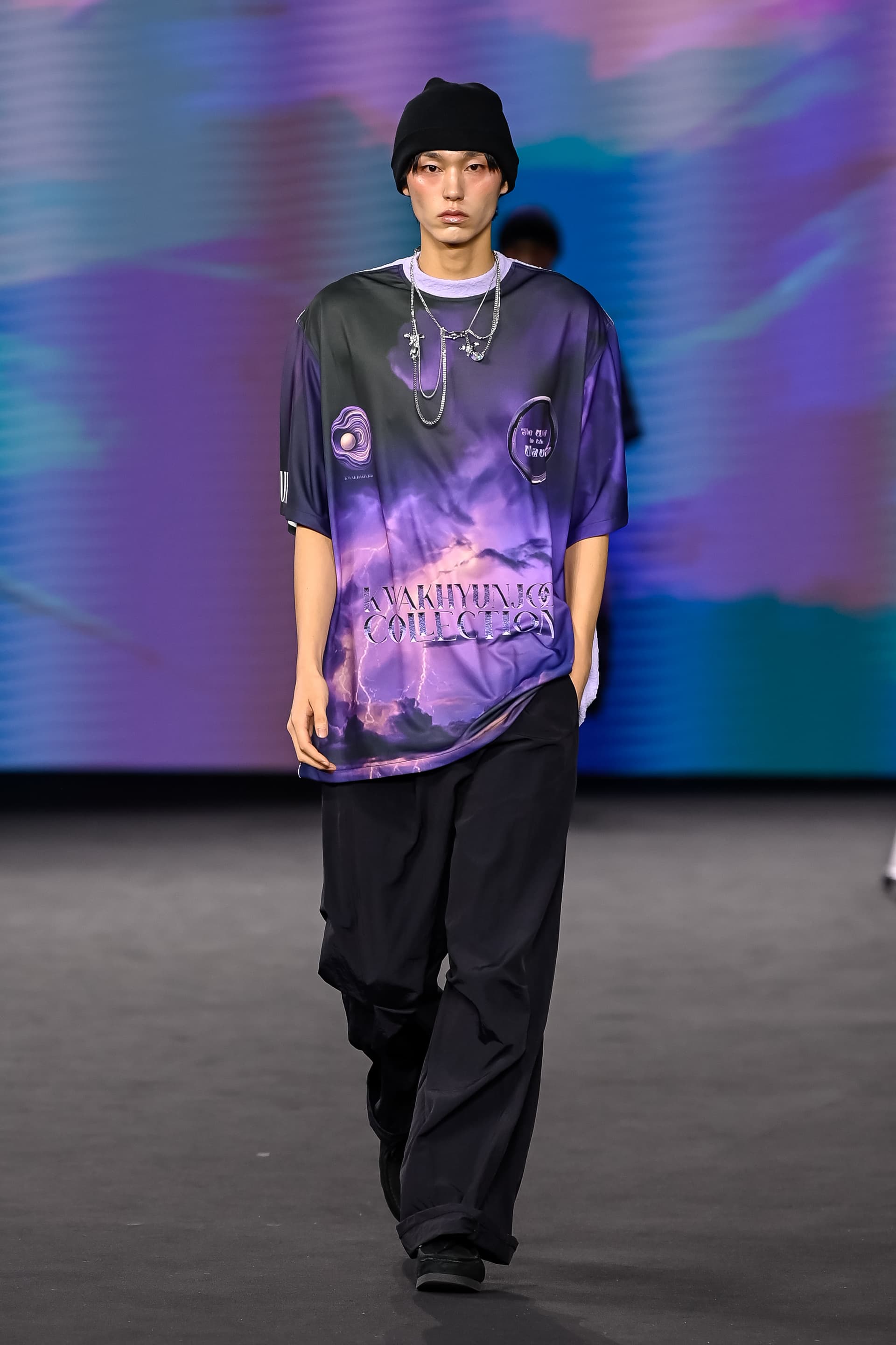 26SS Deep Purple Thunder Printing Lavender Neck Line T-Shirt — vue 1