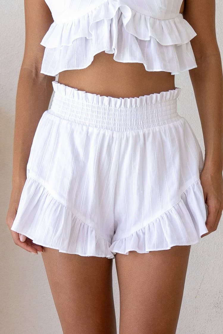 Sofia White Ruffled Cotton Shorts — vue 2