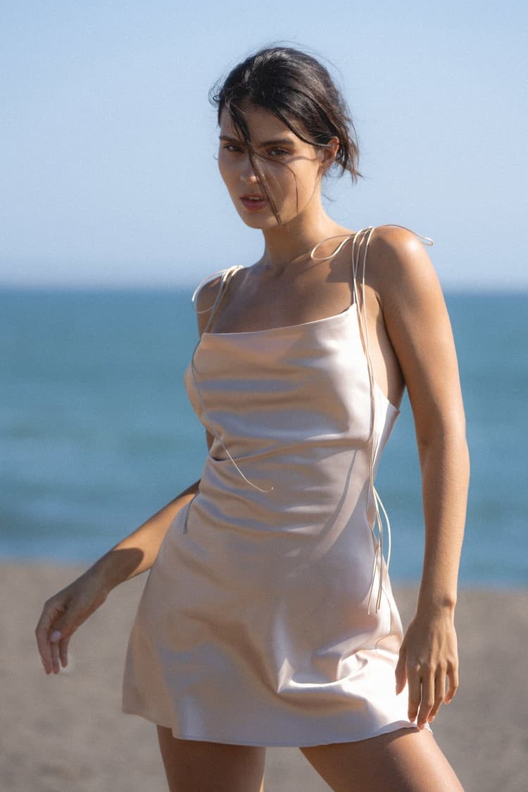 Bailey Gold Satin Slip Dress — vue 9