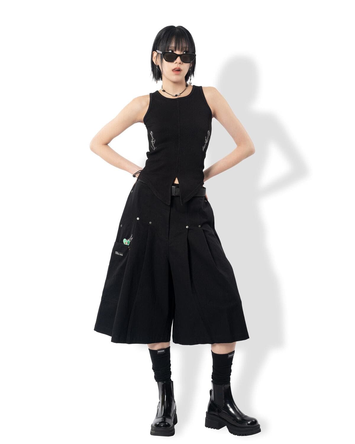 Side Pocket Bermuda Pants (Black) — vue 7
