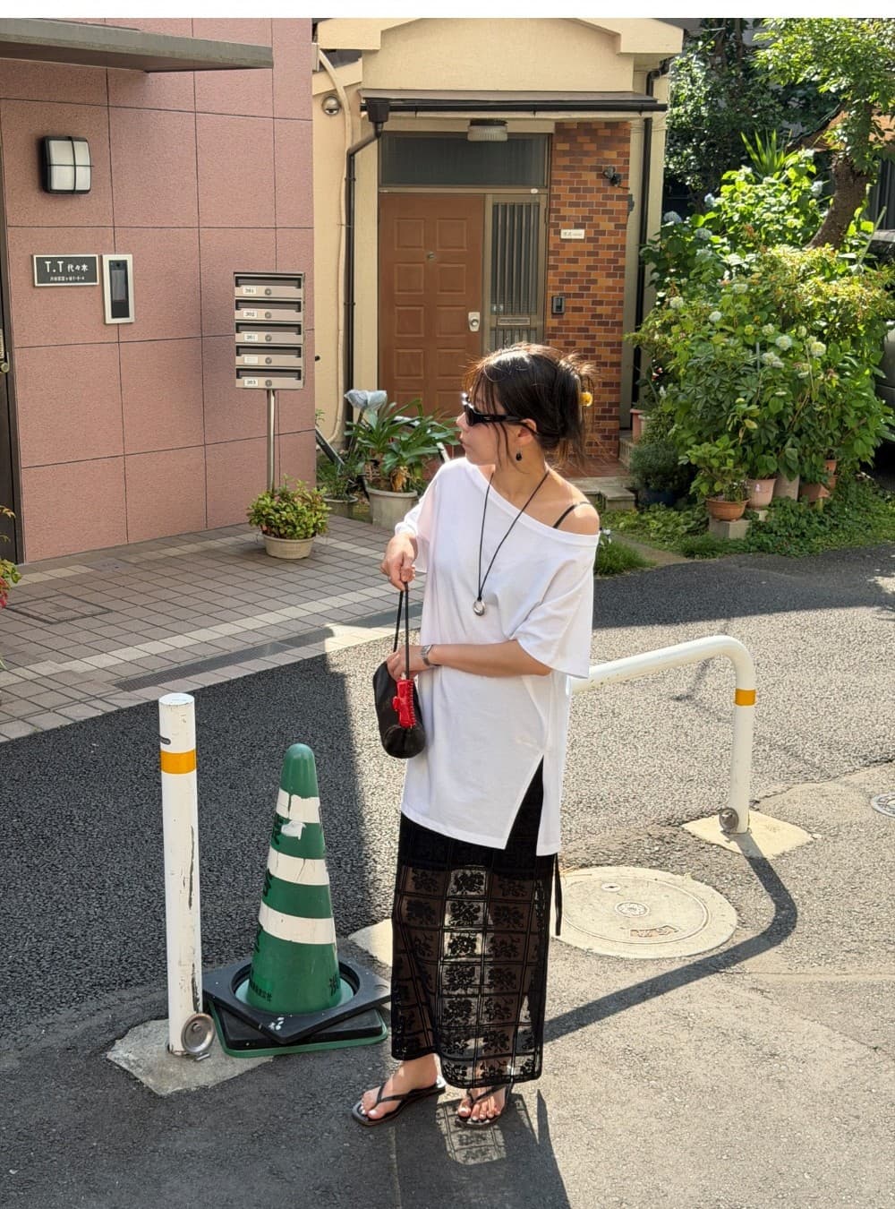 HAZE OFF-SHOULDER TEE - WHITE — vue 7