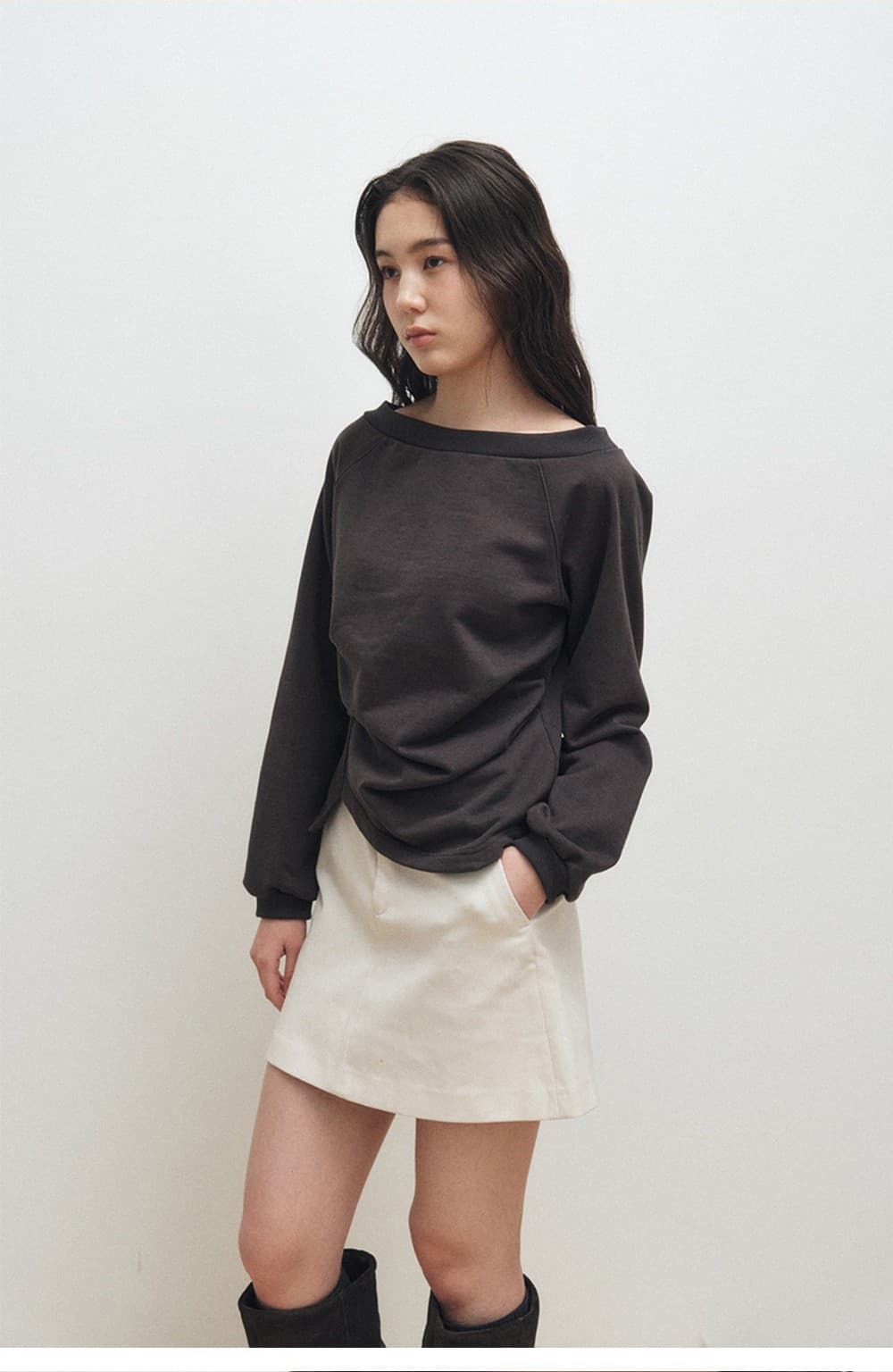 Wide Boat Neck Sweatshirt (Charcoal) — vue 8