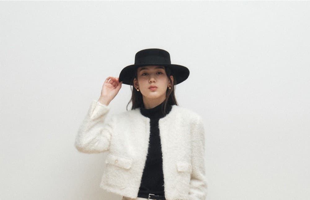 Soft Bouclé Cropped Cardigan (Ivory) — vue 4