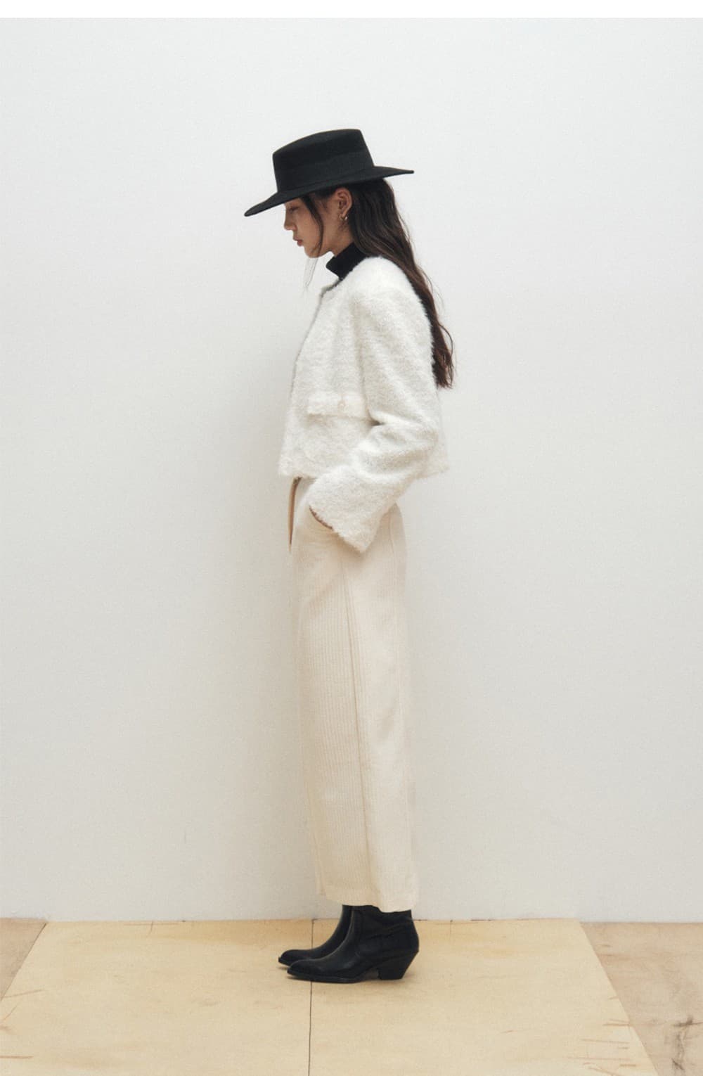 Soft Bouclé Cropped Cardigan (Ivory) — vue 5