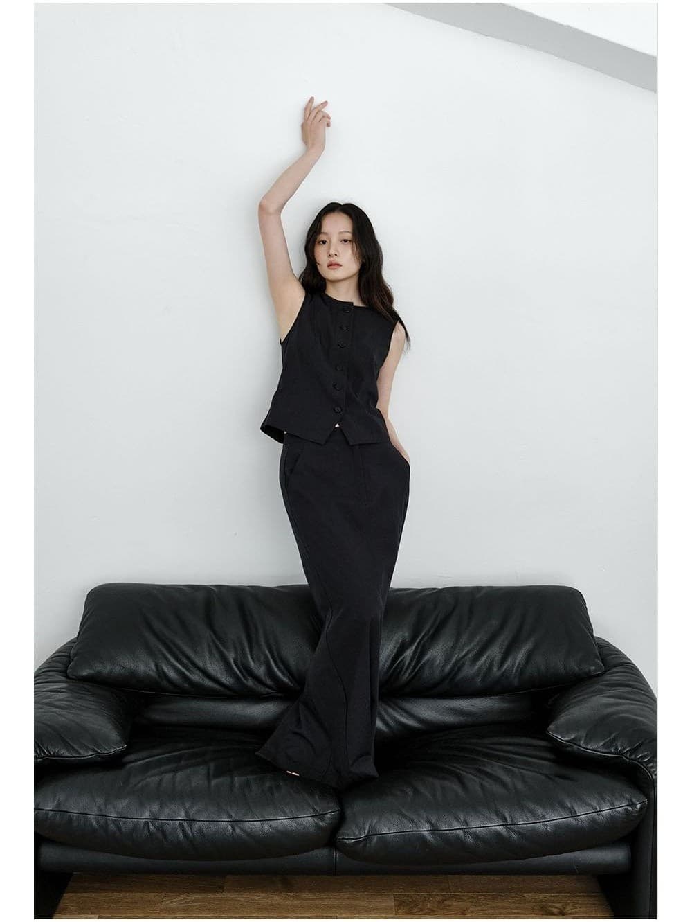 Essential Line Long Skirt (Navy) — vue 3