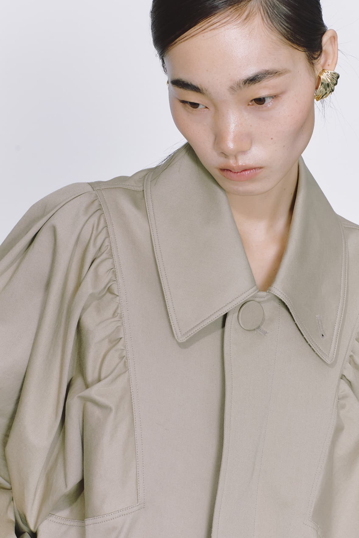 Shirred Square Armhole Hidden Button Mac Coat — vue 7