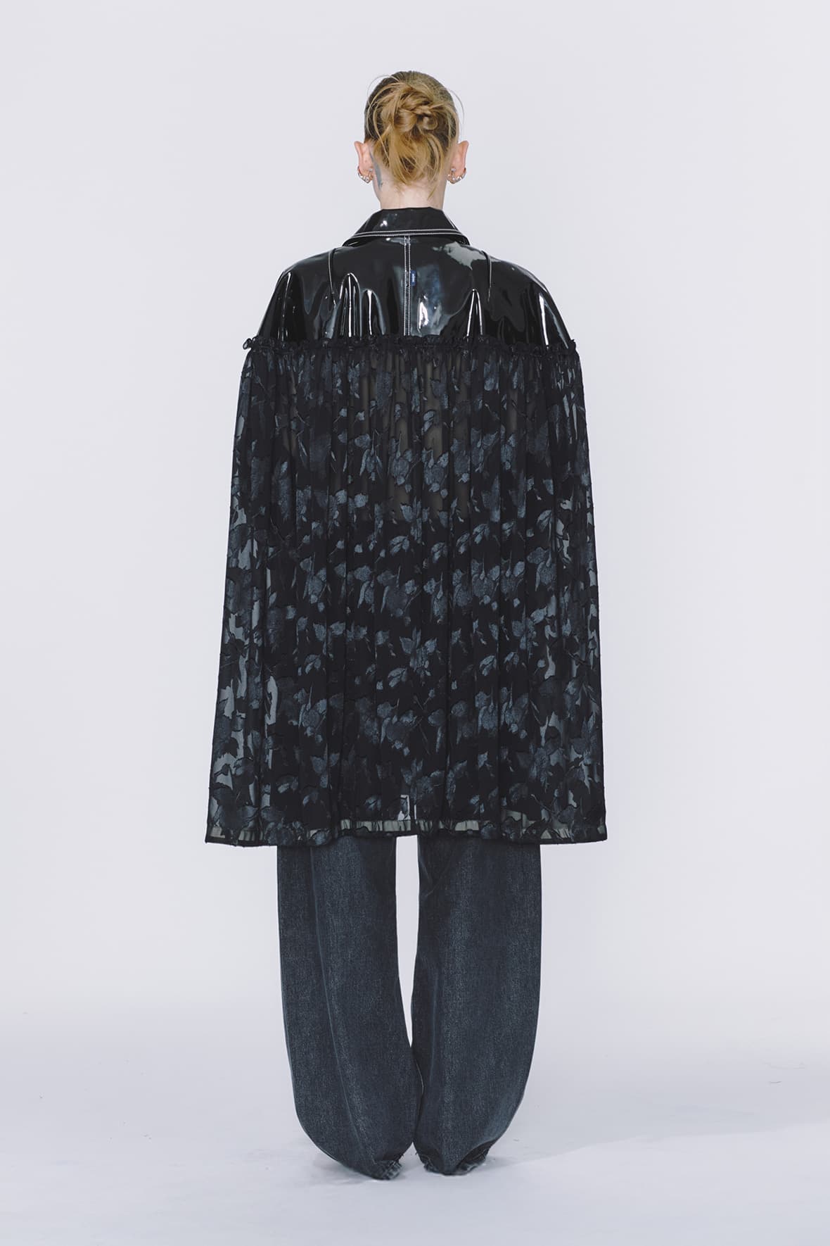 Half And Half Horizontal Ruffel Contrast Fabric Coat — vue 5