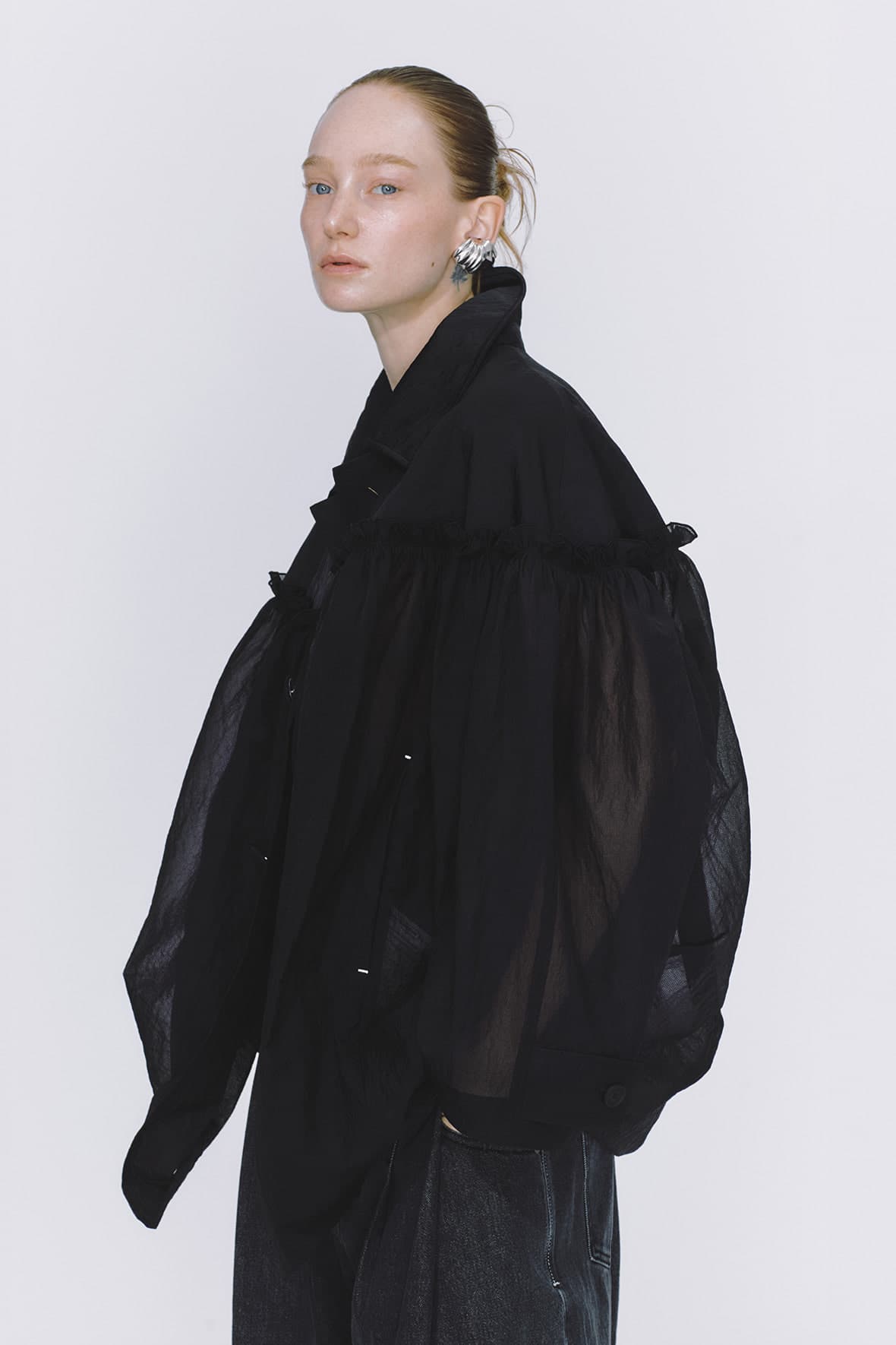 Half And Half Horizontal Ruffel Nylon Mac Coat — vue 7