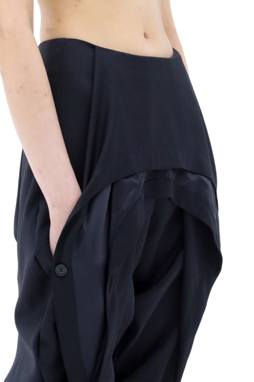 Double Draped Wave Trousers (Black) — vue 5