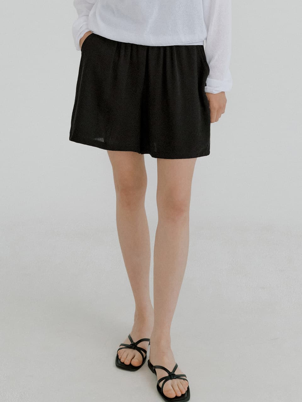 strap banding linen half pants (black) orc 6060 — vue 3