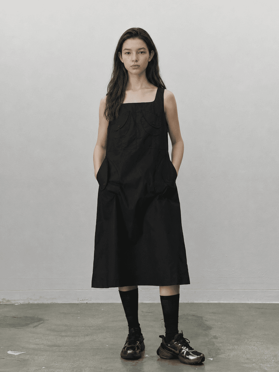 Round pocket cotton dress - Black — vue 1