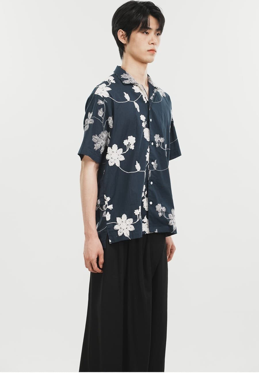 Unbalance Flower Half Shirt (Navy) — vue 6