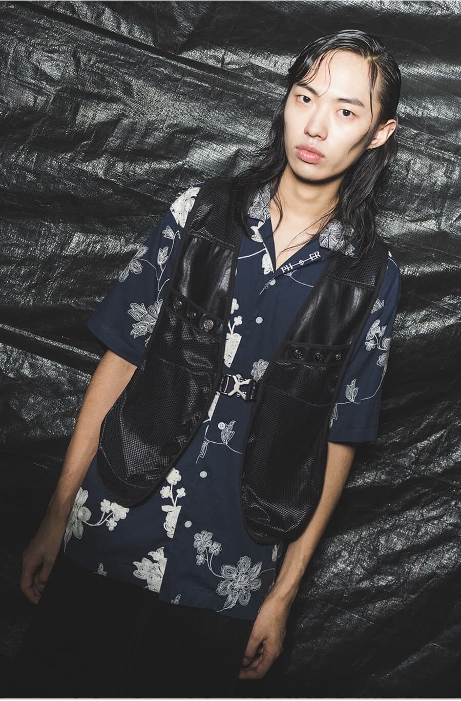 Unbalance Flower Half Shirt (Navy) — vue 9