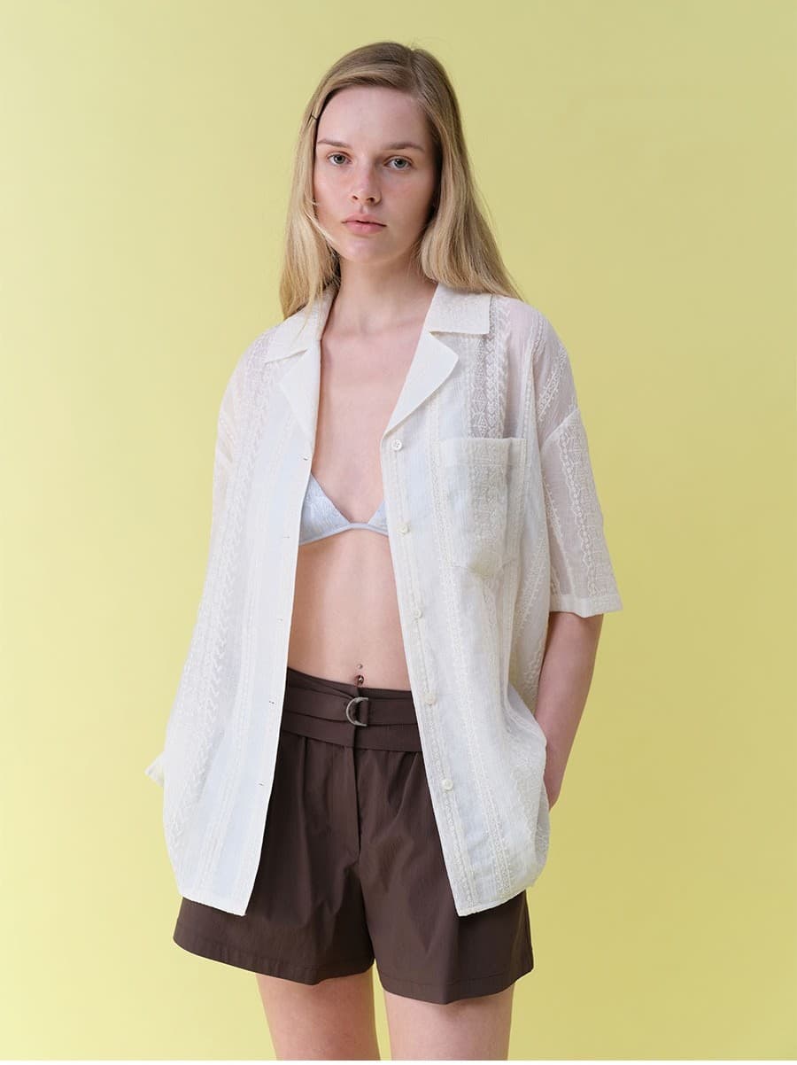 Open-Collar Embroidered Shirts in Ivory — vue 5