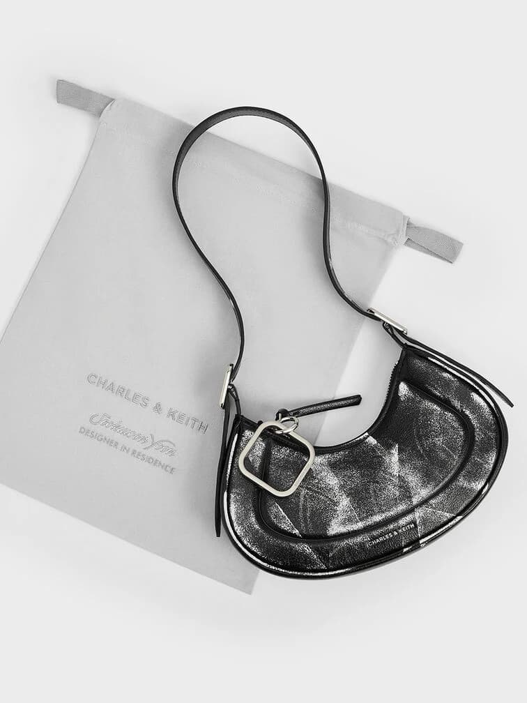 SEOKWOON YOON X CHARLES & KEITH Limited edition Petra Curved Shoulder Bag — vue 9