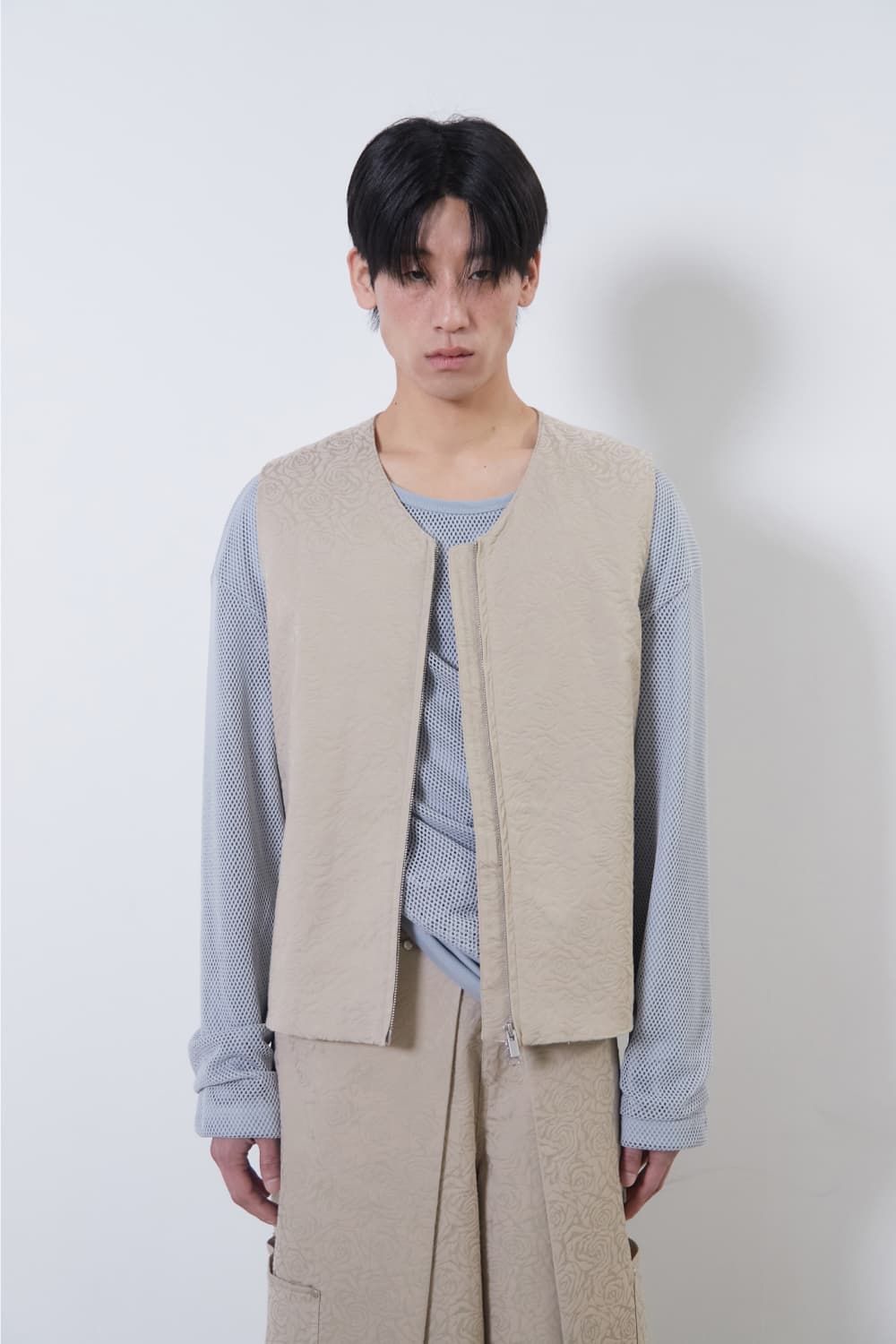 Flower Jacquard Belted Vest (Beige, Men) — vue 5