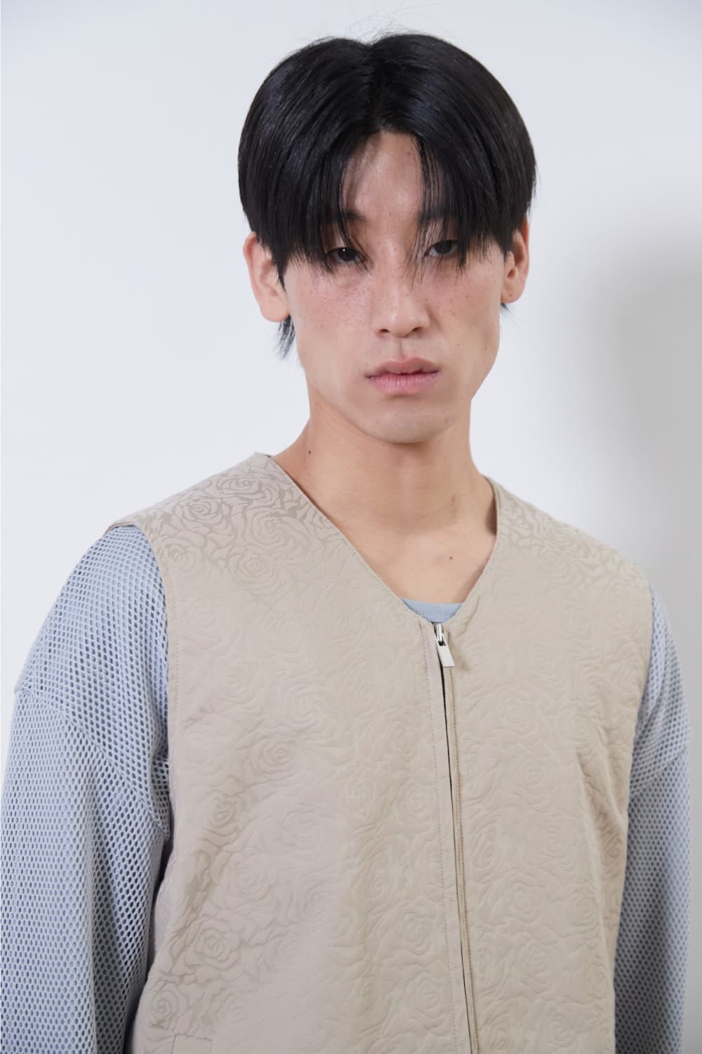 Flower Jacquard Belted Vest (Beige, Men) — vue 8