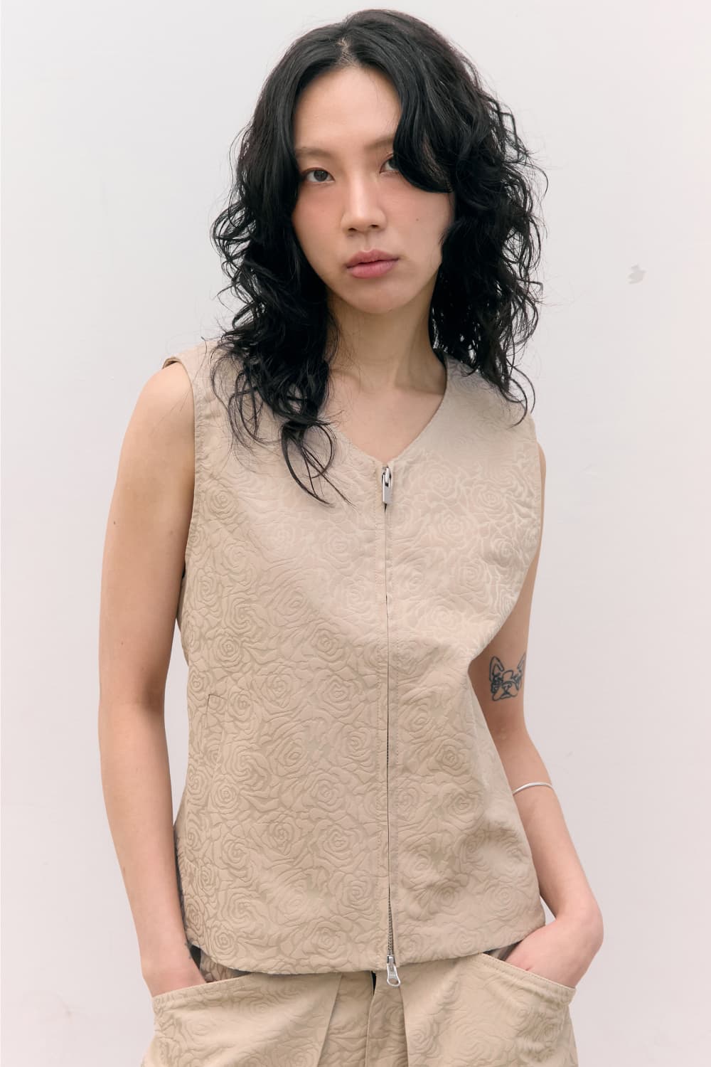 Flower Jacquard Belted Vest (Beige, Women) — vue 6