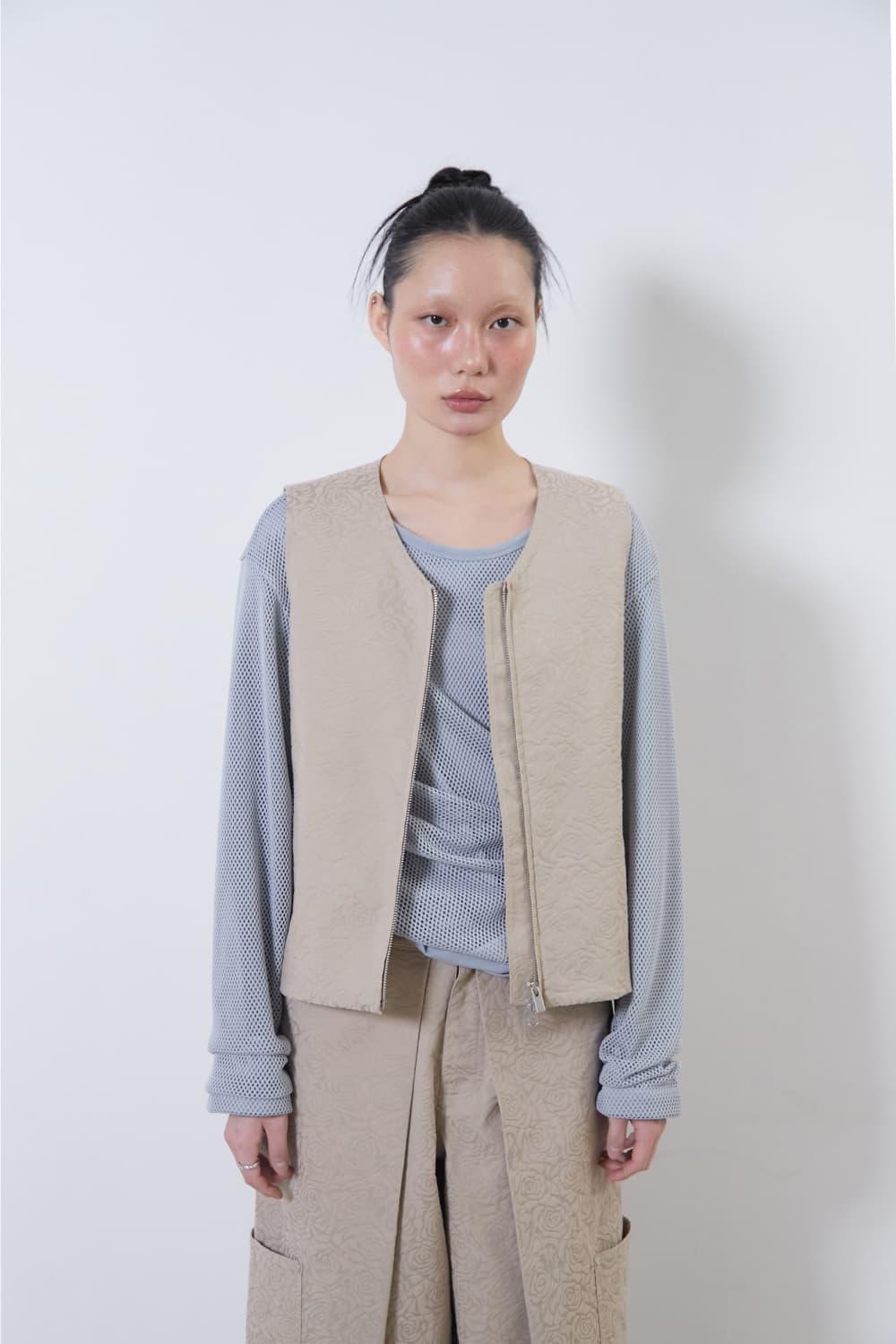 Flower Jacquard Belted Vest (Beige, Women) — vue 10
