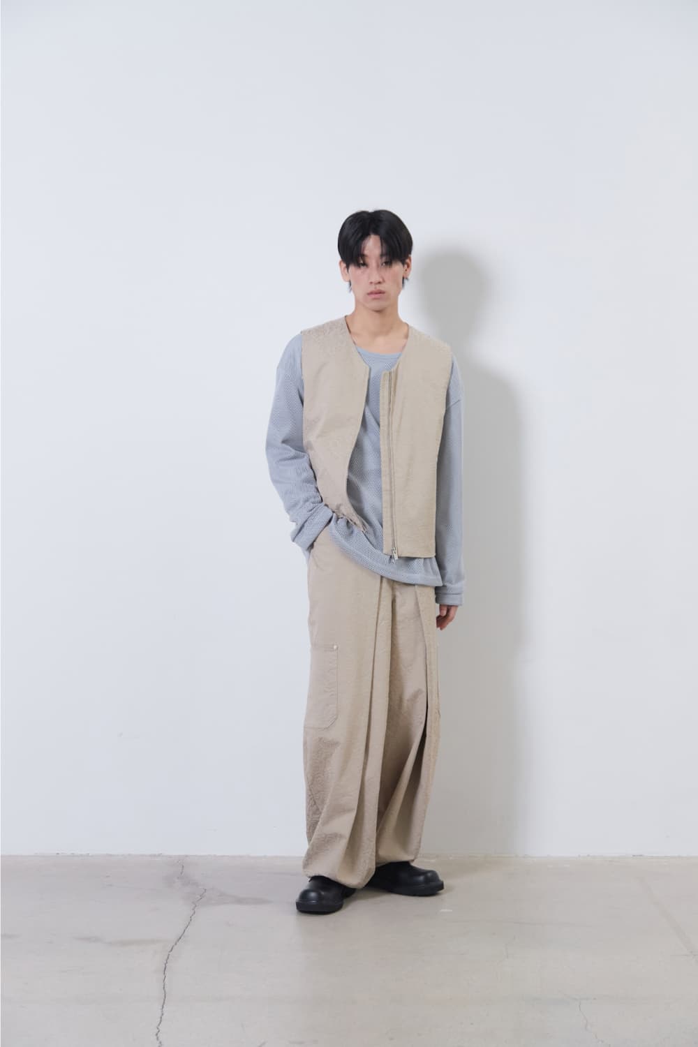 Flower Jacquard Balloon Pants (Beige) — vue 9