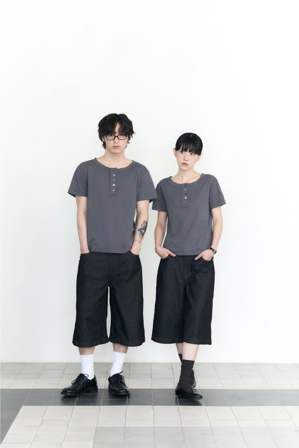 5 Button Henry Neck (Charcoal) — vue 17