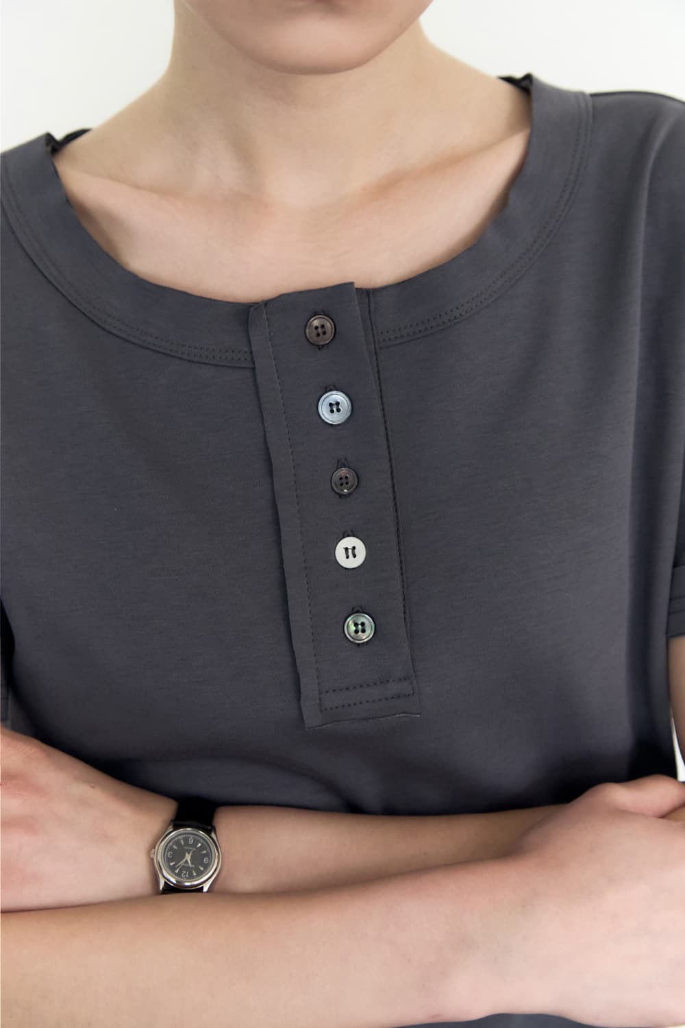 5 Button Henry Neck (Charcoal) — vue 6