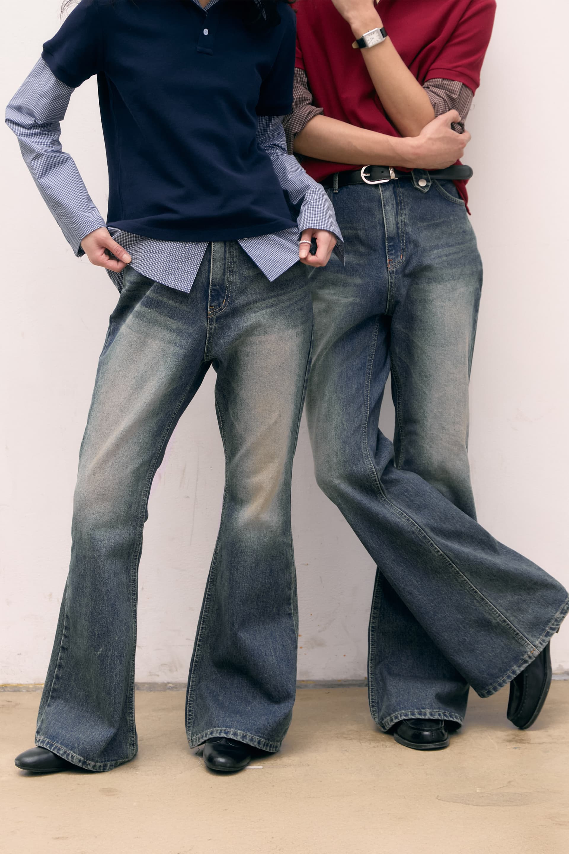 Bold Flare Jeans (Classic Blue) — vue 3