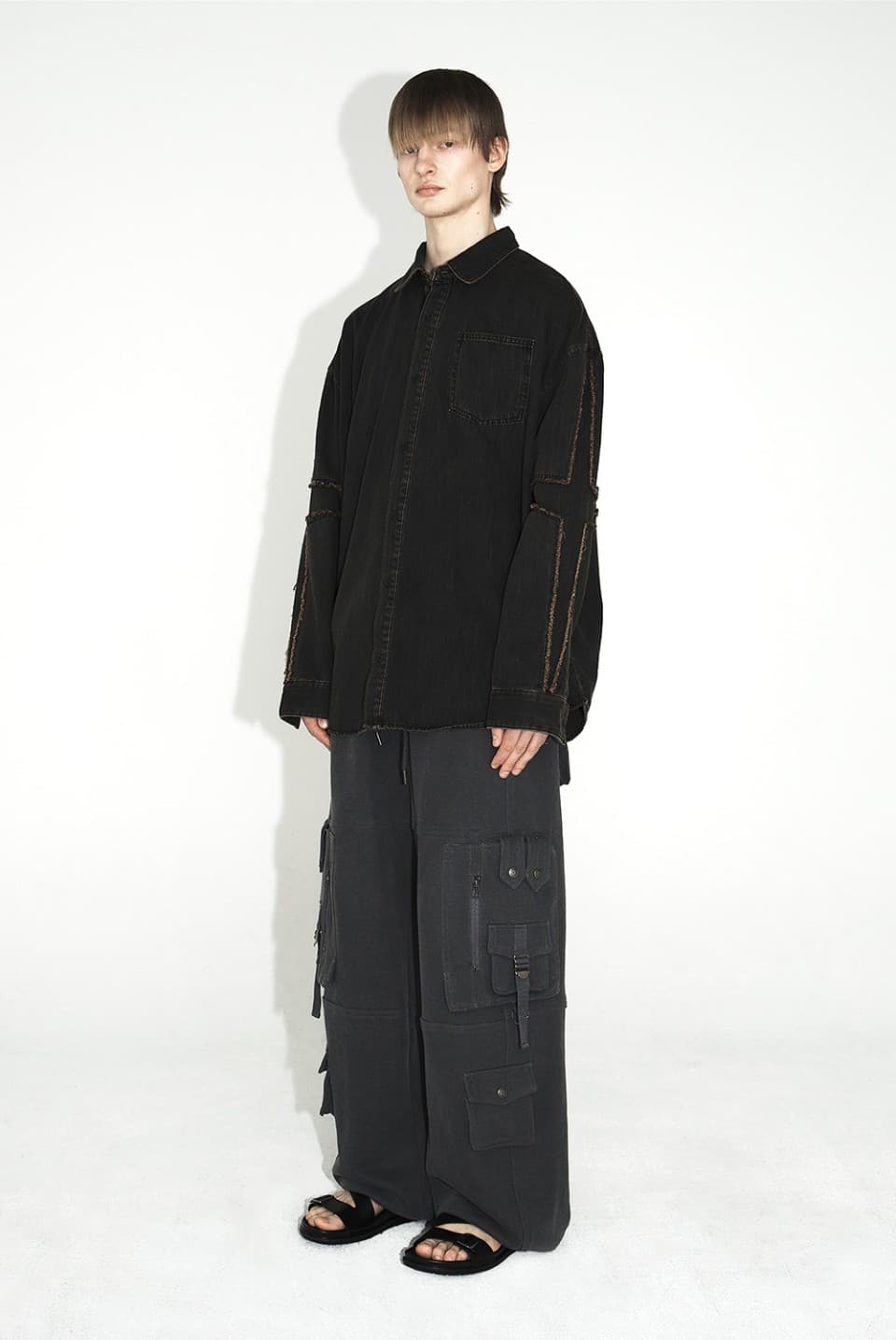 Cross Raw Edge Denim Shirt (Black) — vue 7