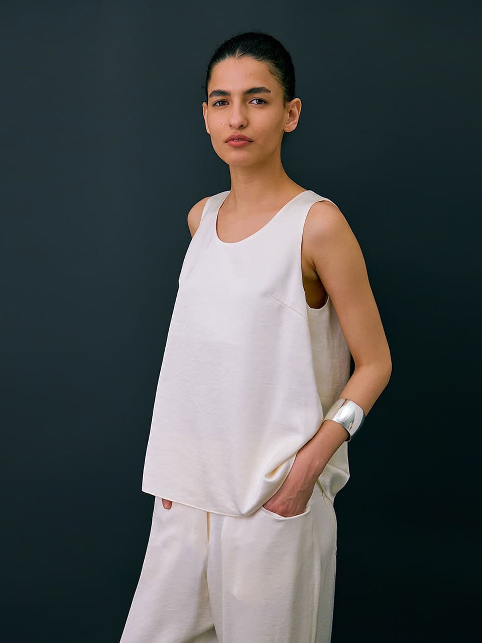Layered Sleeveless Top — Cream — vue 2
