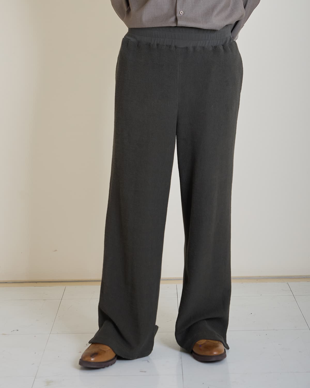 Is This Coduroy? Loungepants (khaki) — vue 5